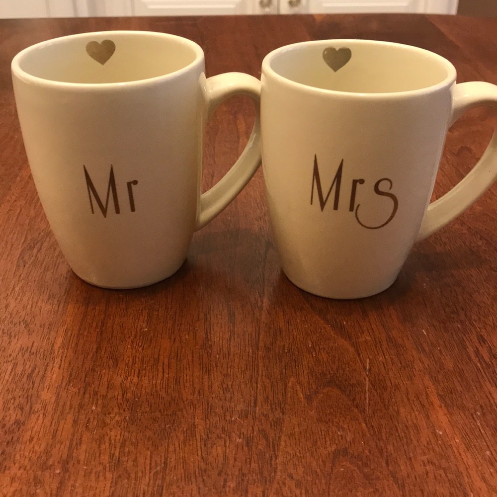Adorable SET of Mr. & Mrs. Mugs